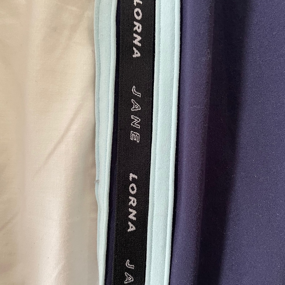 Cute Lorna Jane sporty 7/8 elastic waist band - Picture 2 of 5